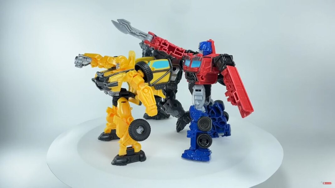 Transformers Rise Of The Beasts Offroad Bumblebee In Hand Image  (30 of 35)